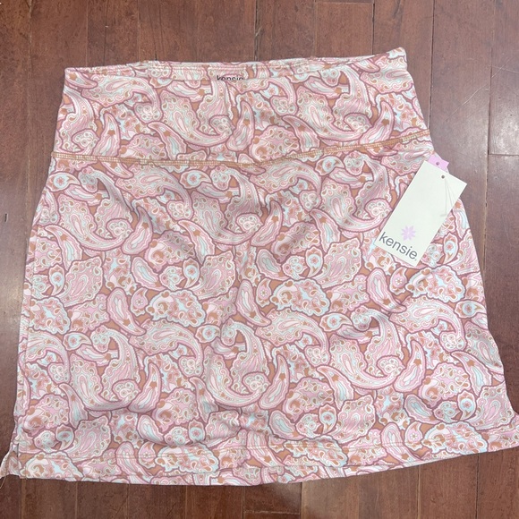 NWT!!! Kensie paisley skort - Picture 1 of 5